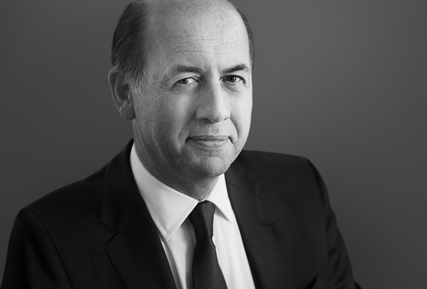 Serge-Weinberg_Conseil-d-administration-Kering_880x596_Desktop.jpg